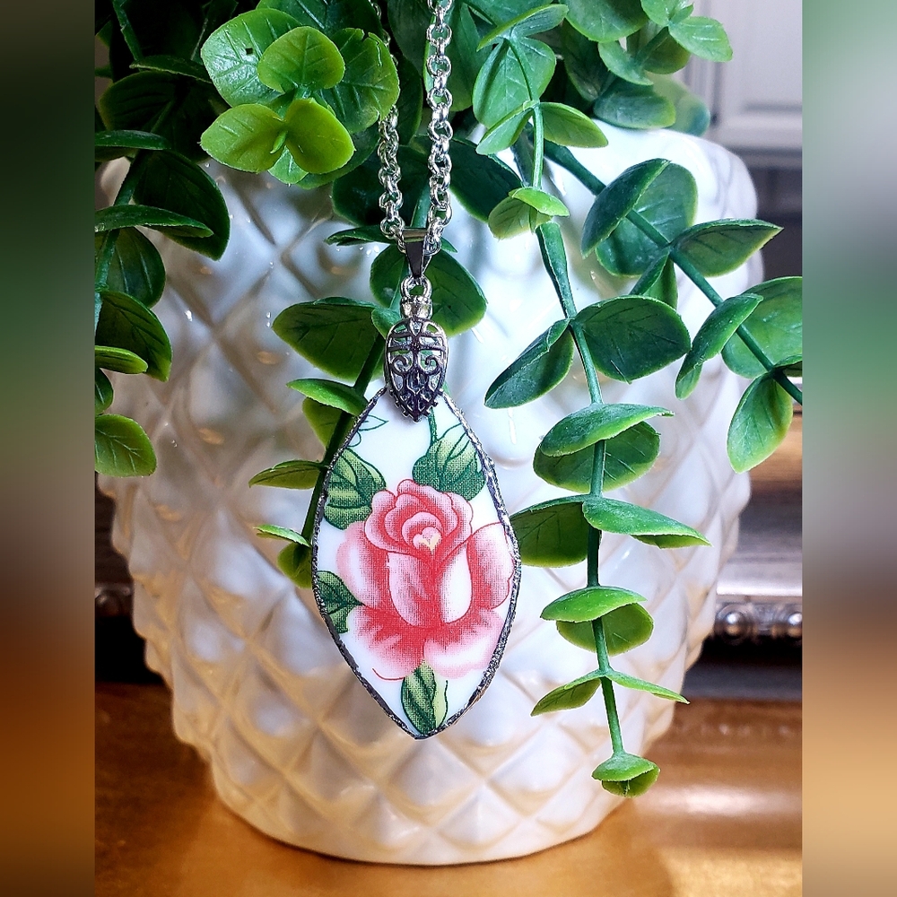 2 Necklaces - Picture 6 of 7